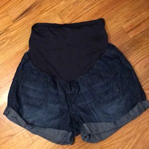 Maternity shorts